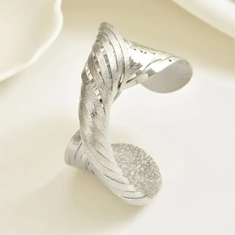 Brazalete con diseño de línea  - Streetwear Brand Accessories reseña y precio