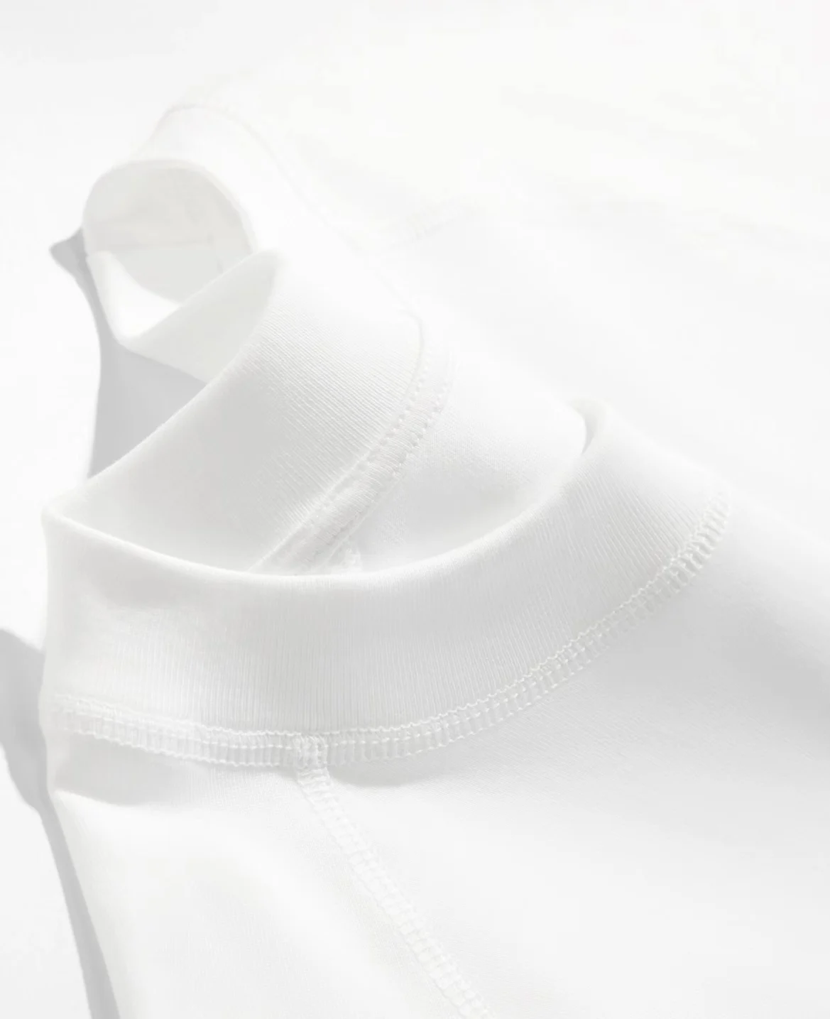 Camiseta MAD 001, Estética Min - Streetwear Brand Aesthetic reseña y precio